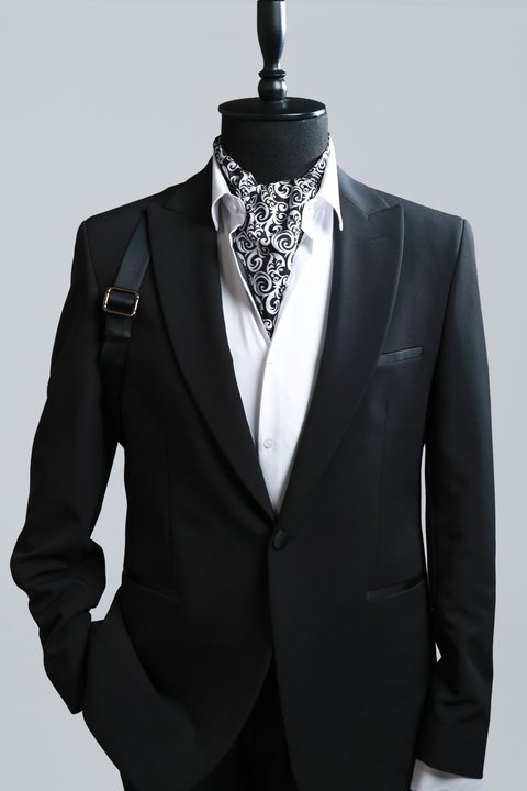 JOVANI